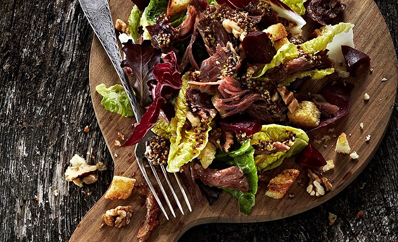 Salat med confiteret and