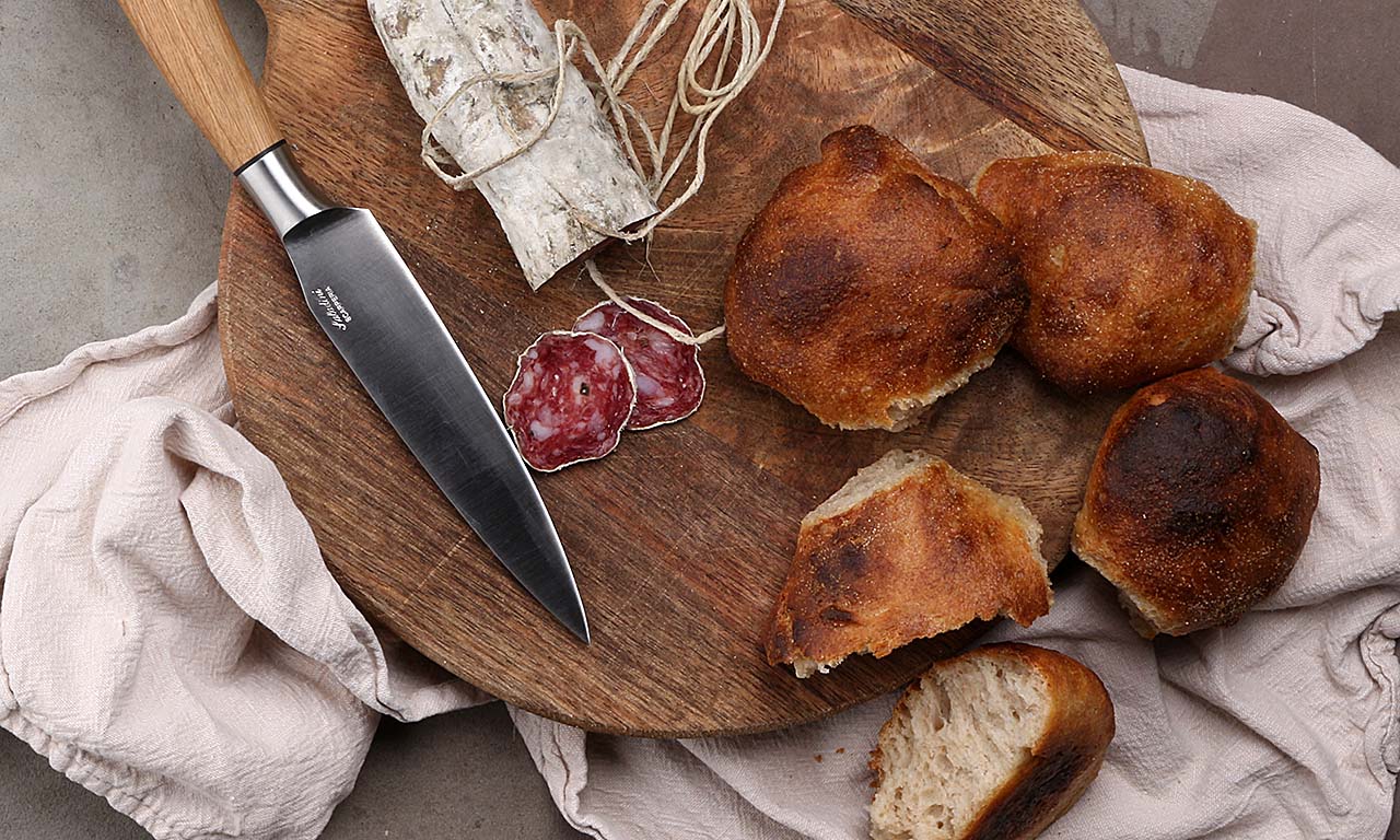 Hjemmelavede surdejsboller - vores bedste og nemmeste opskrift